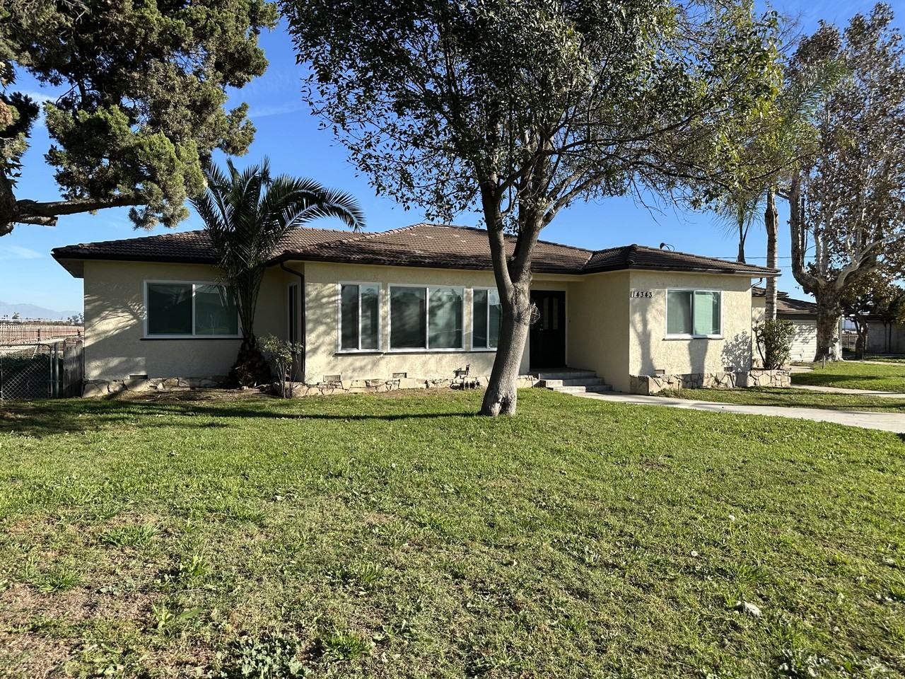 14343 Bon View Ave - Photo 3 of 23