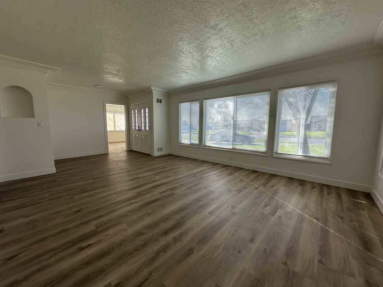 14343 Bon View Ave - Photo 5 of 23