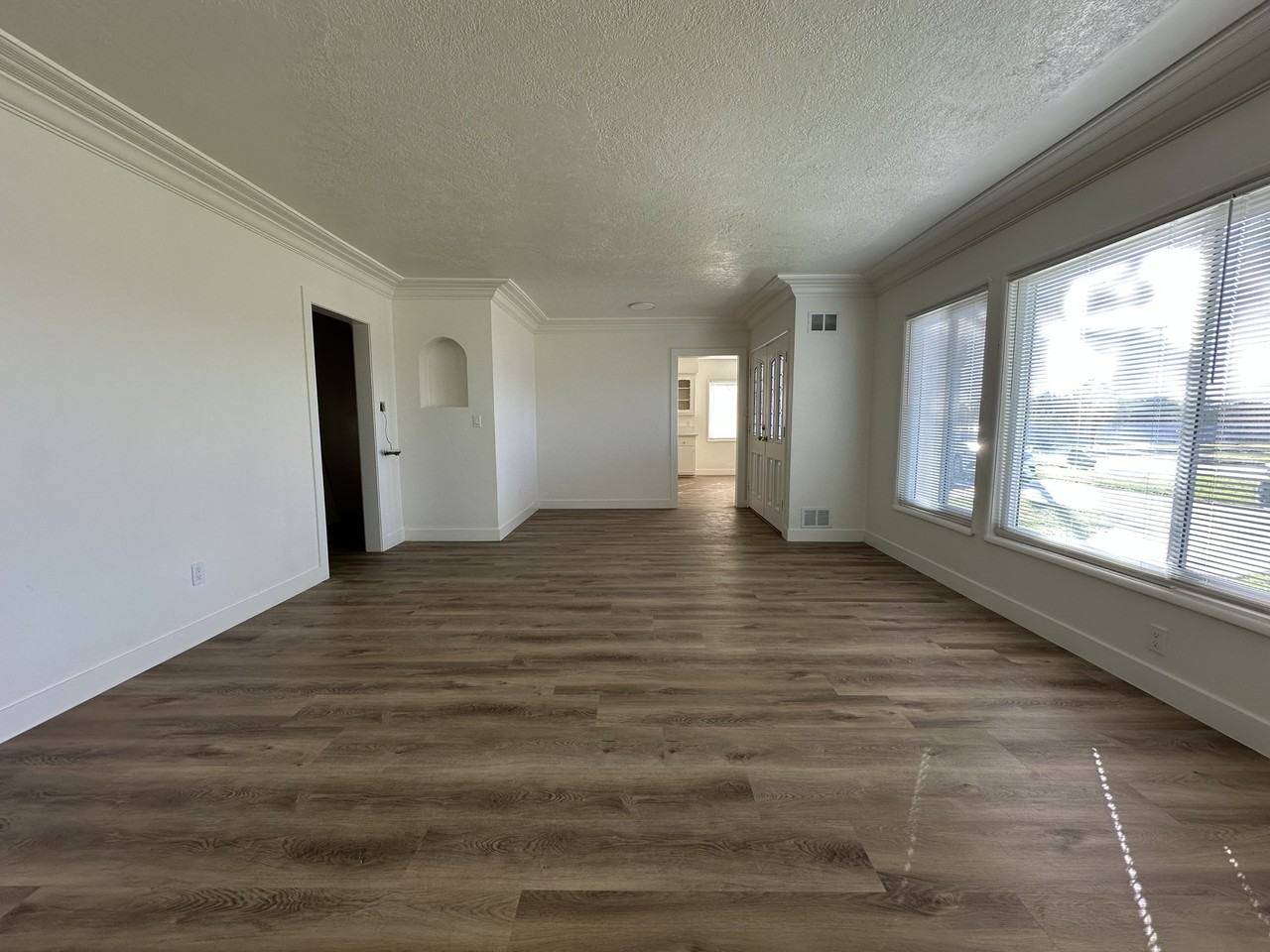 14343 Bon View Ave - Photo 6 of 23