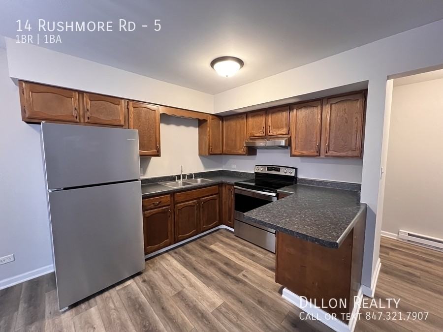 14 Rushmore Rd #5 - Photo 2 of 11