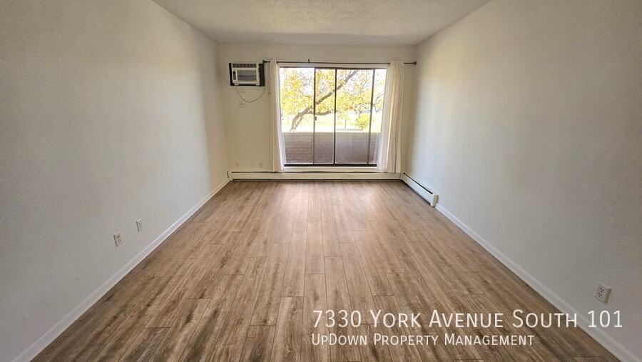 7330 York Ave S - Photo 5 of 19