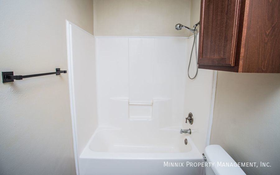 6503 85th St - Photo 5 of 35