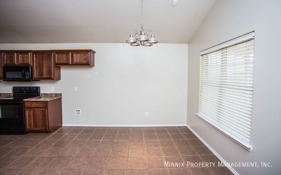 6503 85th St - Photo 6 of 35