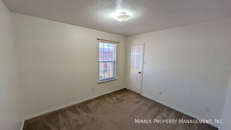 6704 9th St - Photo 7 of 7