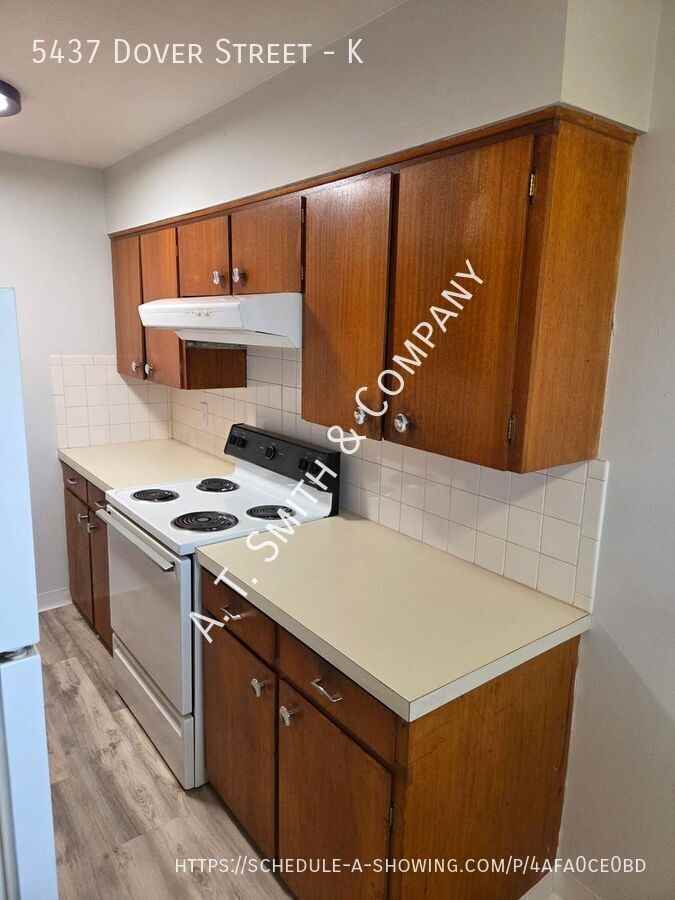 5437 Dover St #K - Photo 4 of 14