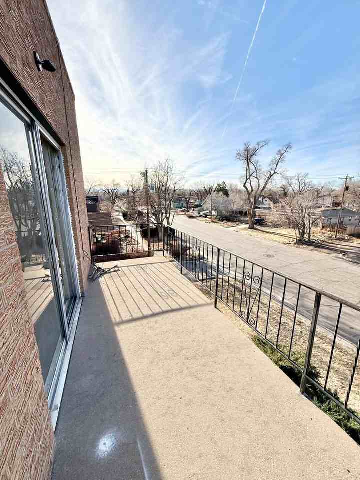 108 Arthur St #10 - Photo 4 of 20