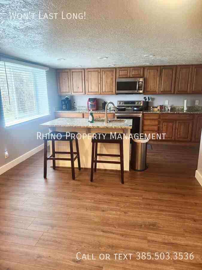 2412 N 2000 W - Photo 4 of 20