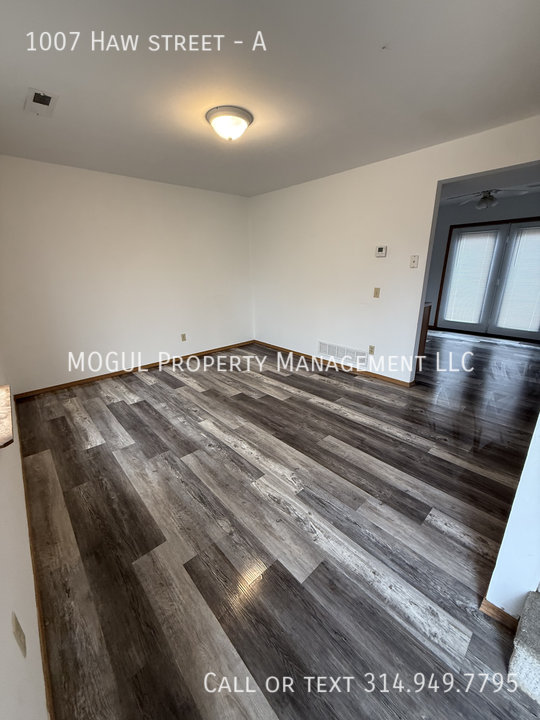 1007 Haw St #A - Photo 3 of 11