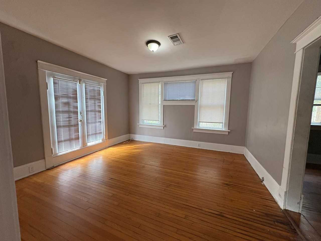 2713 Vineville Ave #1 - Photo 4 of 16