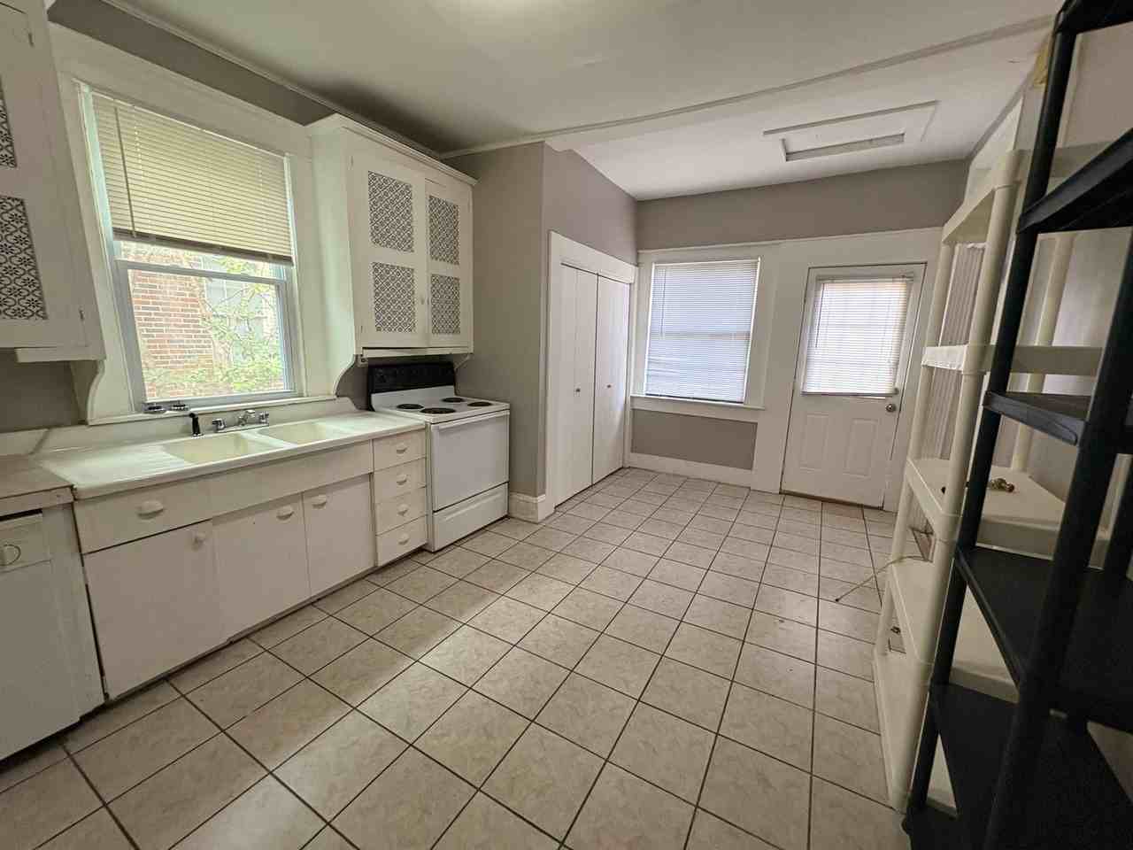 2713 Vineville Ave #1 - Photo 6 of 16