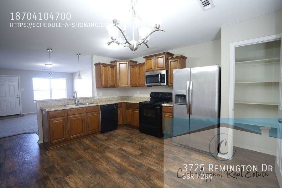 3725 Remington Dr - Photo 3 of 11