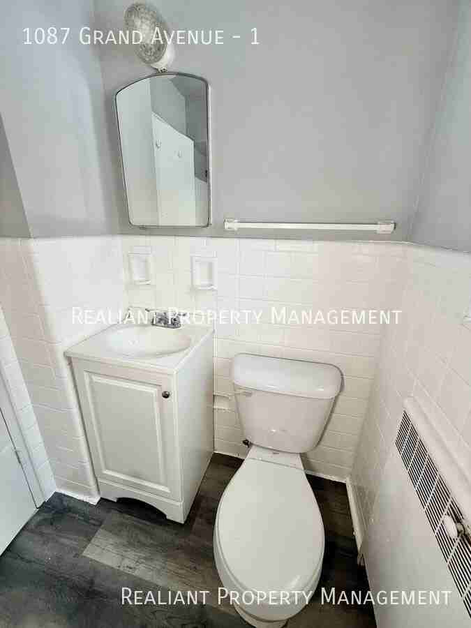 1087 Grand Ave #1 - Photo 5 of 6