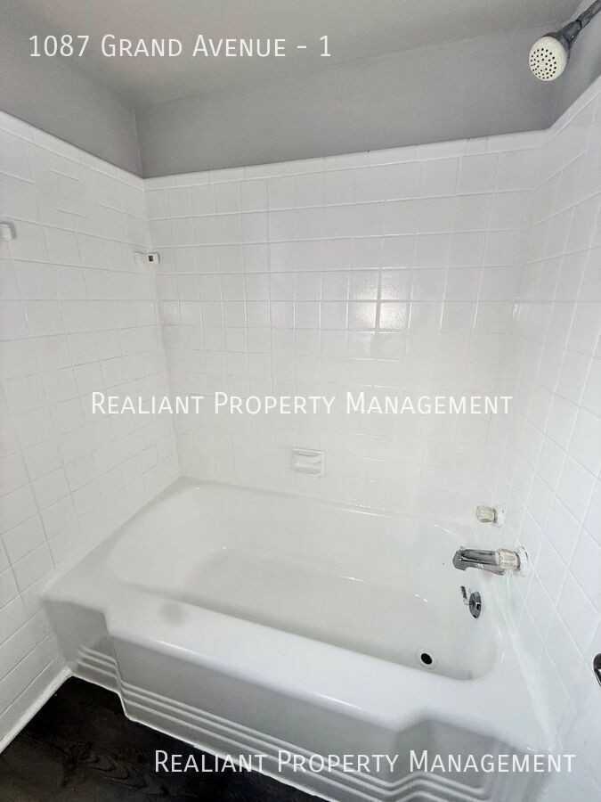 1087 Grand Ave #1 - Photo 6 of 6