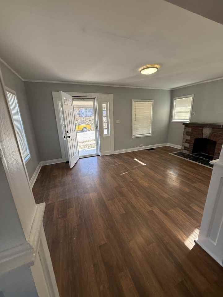 630 N Pleasant St #1 - Photo 2 of 9