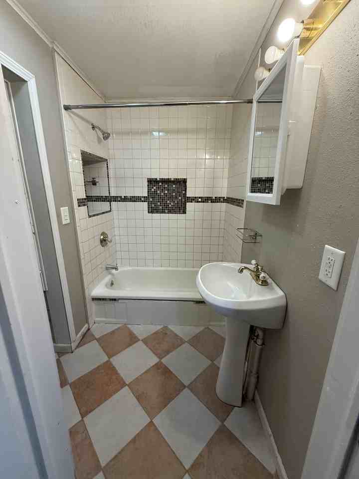 630 N Pleasant St #1 - Photo 7 of 9