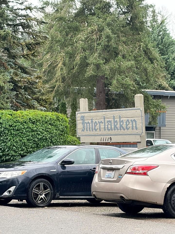 Interlakken Apartments - Photo 3 of 27