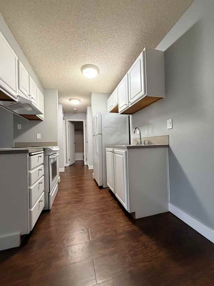 Interlakken Apartments - Photo 4 of 27