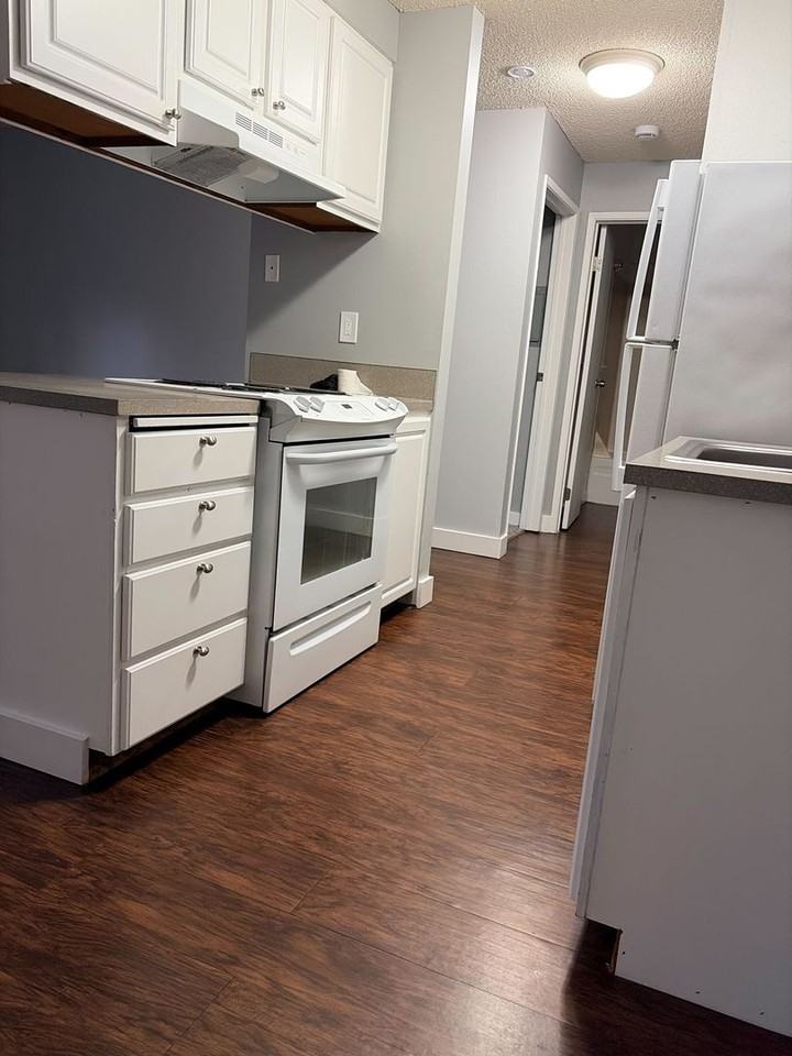 Interlakken Apartments - Photo 5 of 27