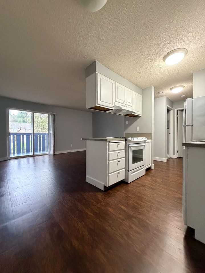 Interlakken Apartments - Photo 7 of 27