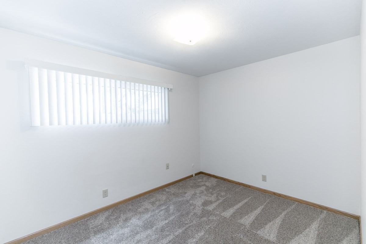 3920 S 46th St #04 - Photo 6 of 20