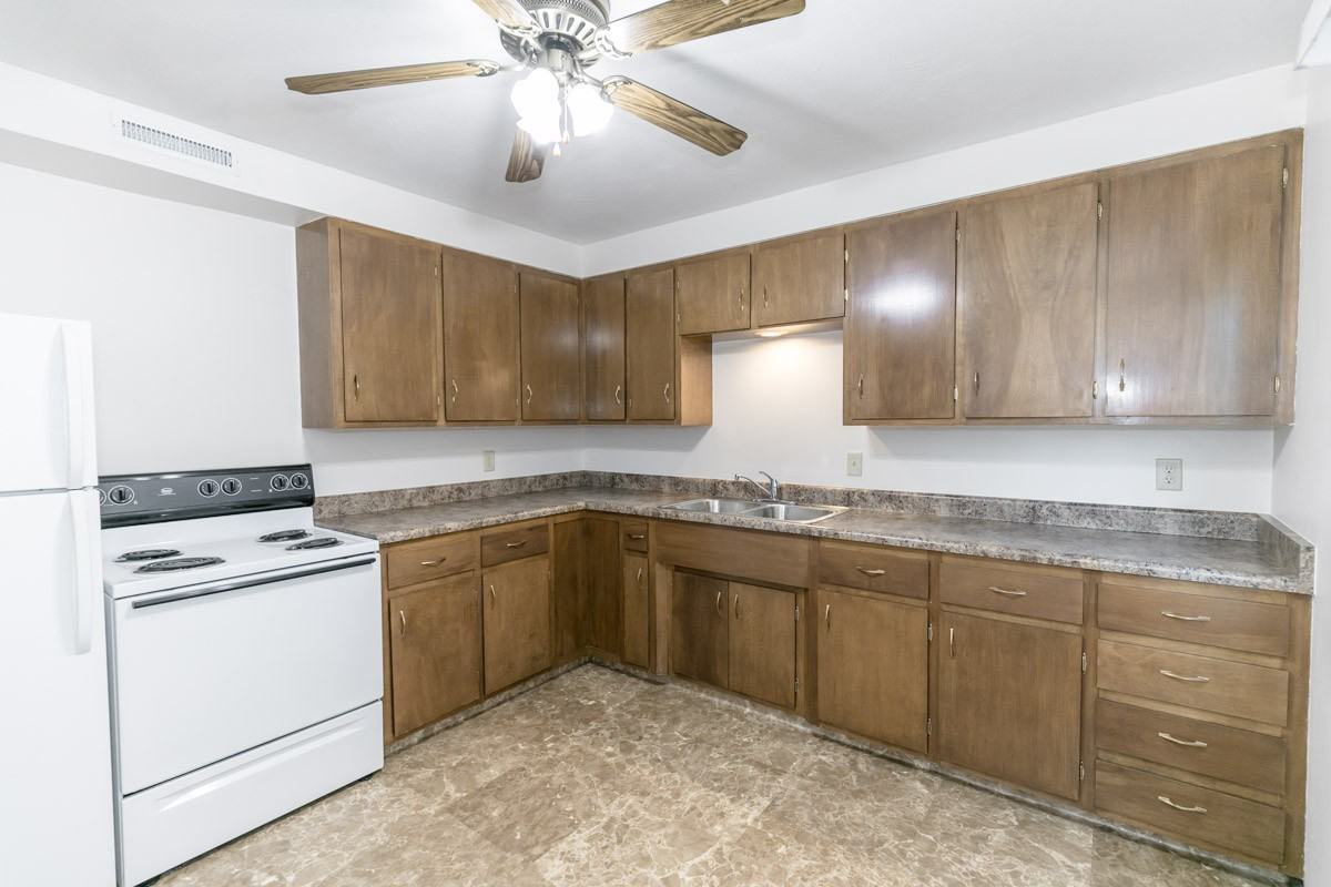 3920 S 46th St #04 - Photo 7 of 20