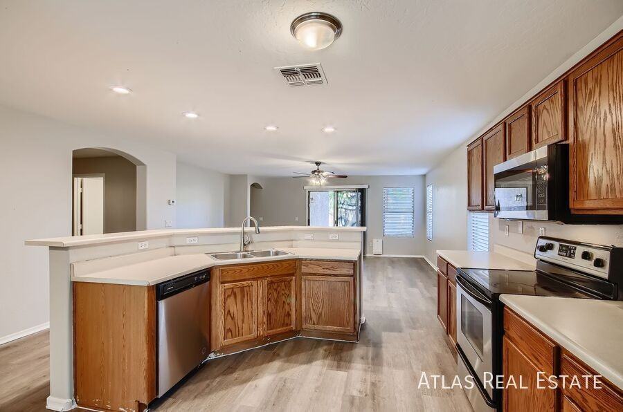 1668 E Nardini St - Photo 6 of 16