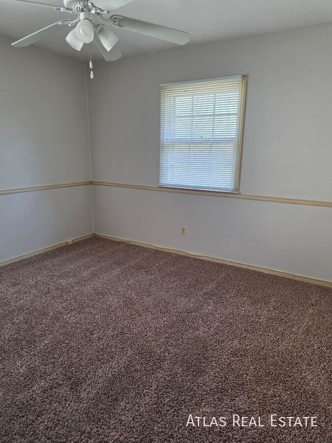 8424 Travis Ln - Photo 7 of 12