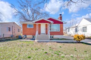 725 2nd St #1 - Photo 1 of 1