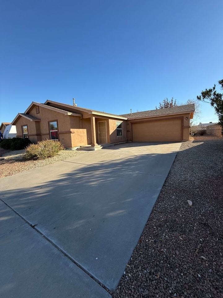 4864 Camino Dos Vidas - Photo 2 of 37