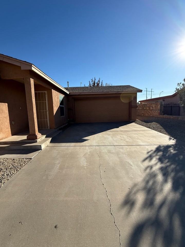 4864 Camino Dos Vidas - Photo 4 of 37