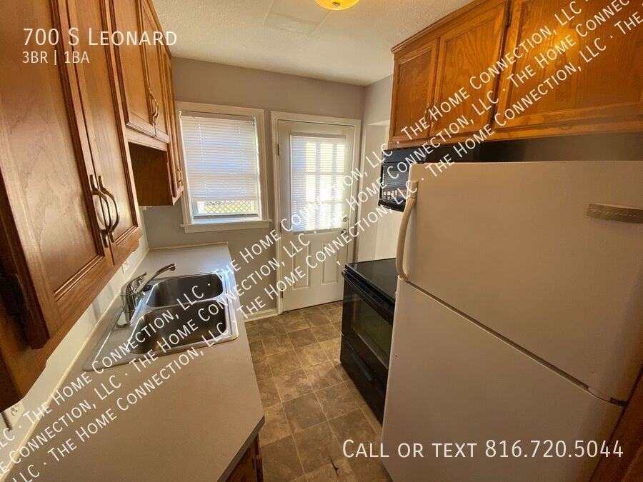 700 S Leonard St - Photo 3 of 14