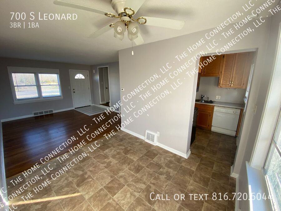 700 S Leonard St - Photo 4 of 14