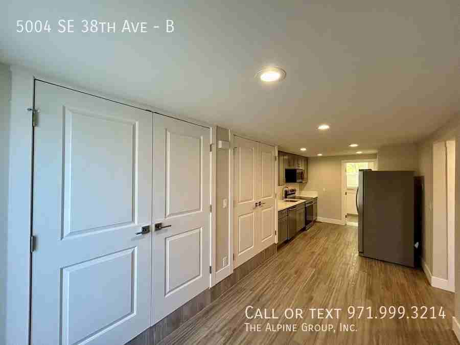 5004 Se 38th Ave #B - Photo 4 of 19