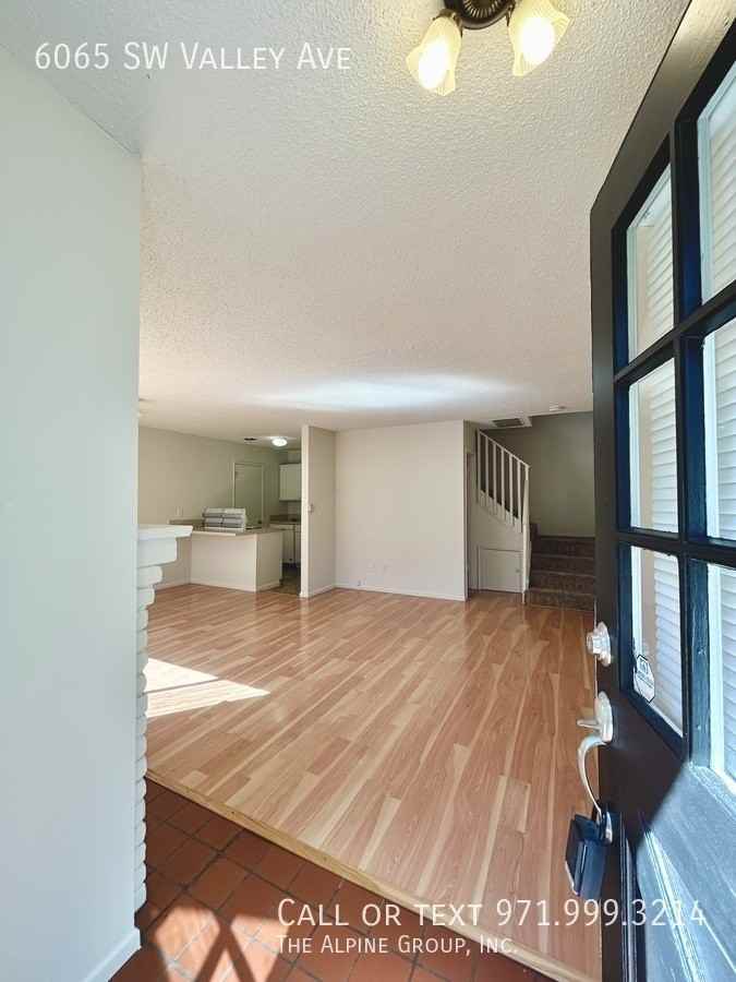 6065 Sw Valley Ave - Photo 3 of 30