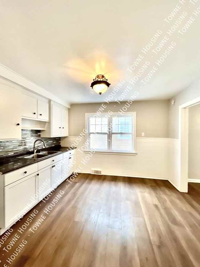 554 26th St #1 - Photo 2 of 29