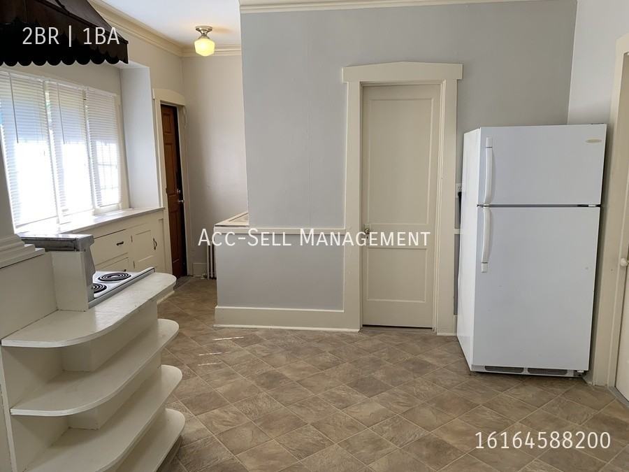 209 Valley Ave Nw #1 - Photo 3 of 12