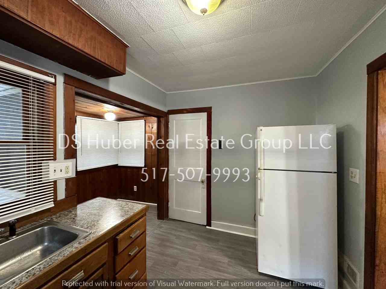 1415 Lansing Ave - Photo 5 of 16