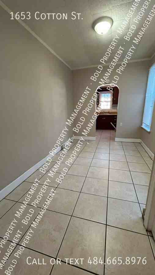 1653 Cotton St - Photo 4 of 17