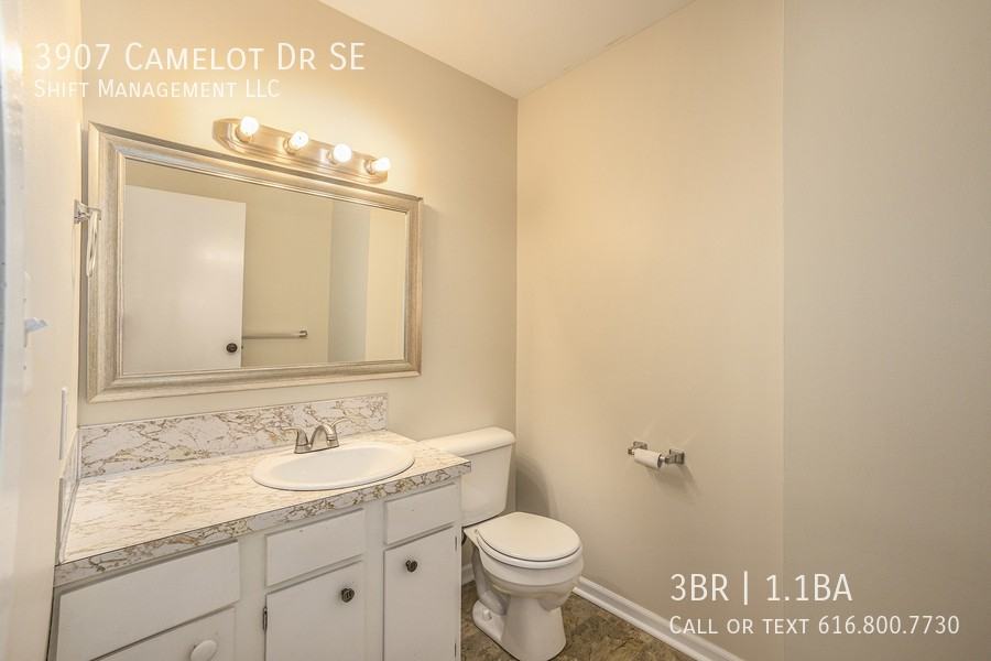 3907 Camelot Dr Se - Photo 5 of 20