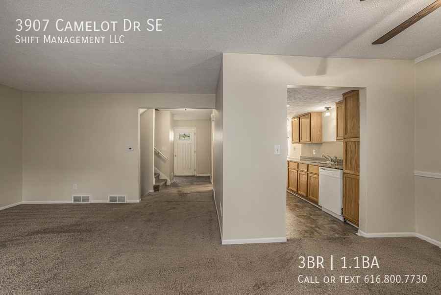 3907 Camelot Dr Se - Photo 7 of 20