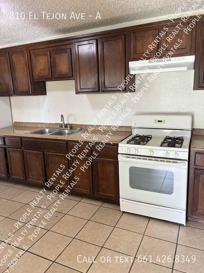 810 El Tejon Ave #A - Photo 5 of 19