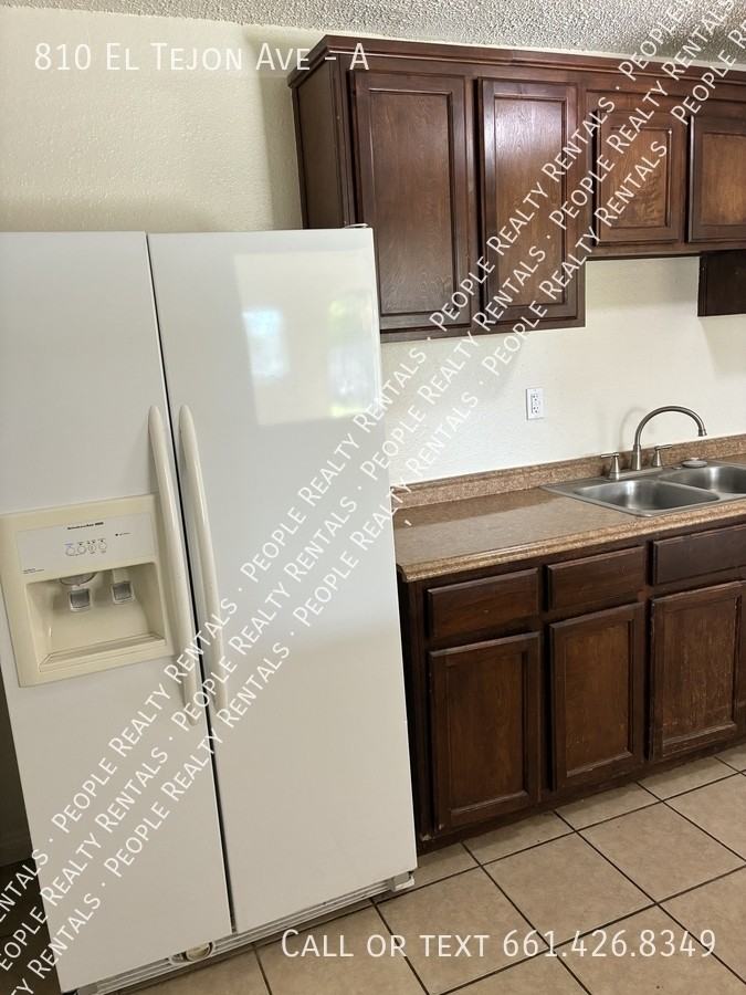 810 El Tejon Ave #A - Photo 6 of 19