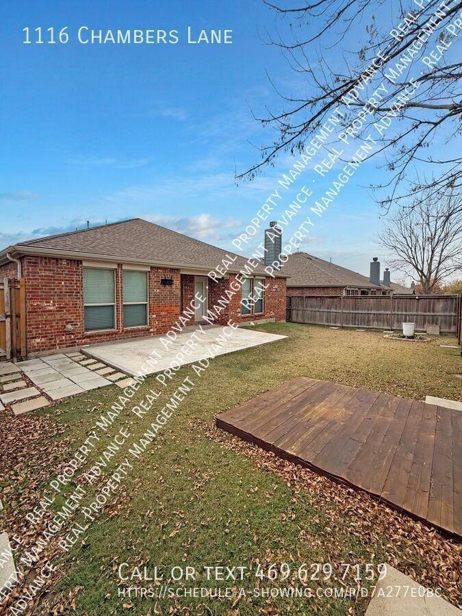 1116 Chambers Ln - Photo 2 of 22