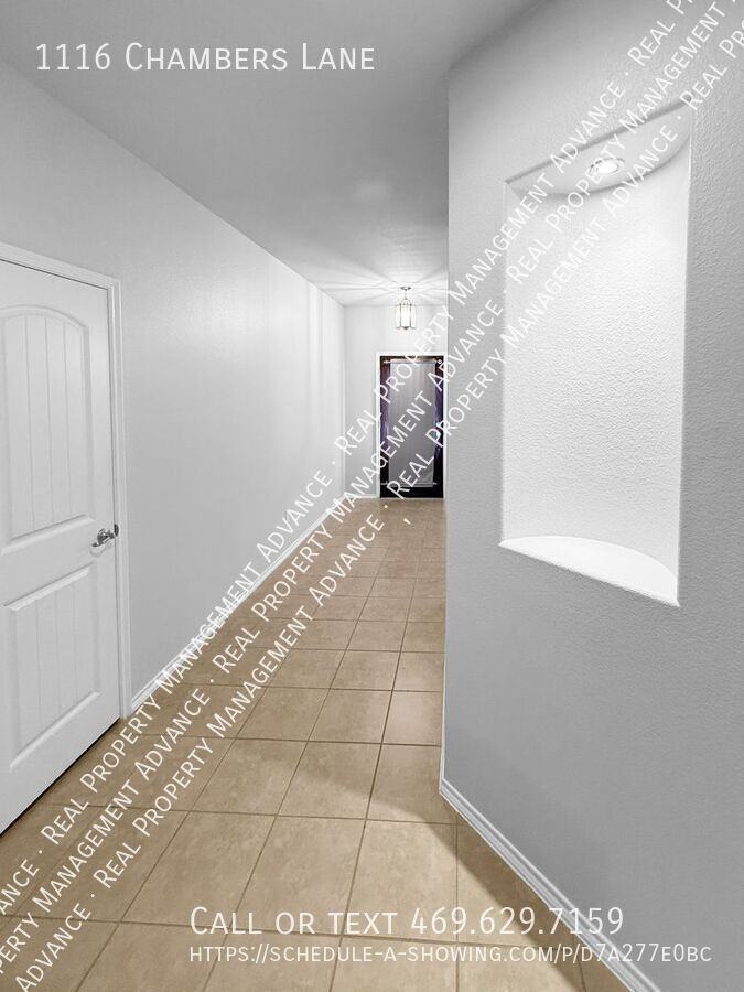 1116 Chambers Ln - Photo 3 of 22