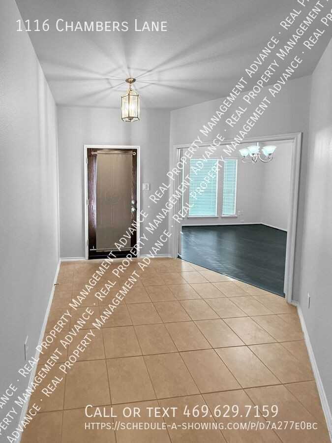 1116 Chambers Ln - Photo 4 of 22