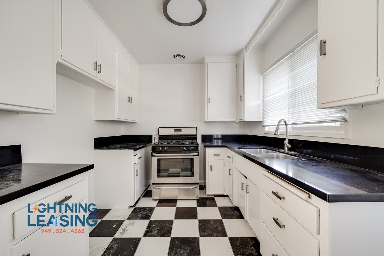 230 S Coronado St #11 - Photo 2 of 20