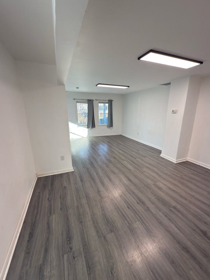 1230 28th St #1 - Photo 3 of 17