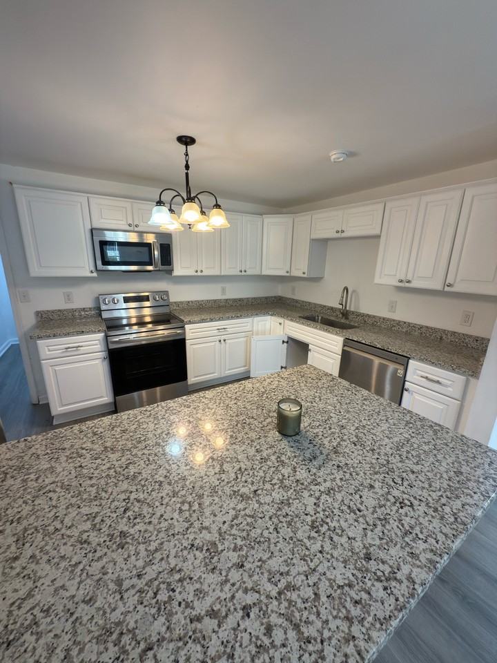 1230 28th St #1 - Photo 4 of 17