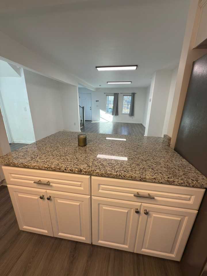 1230 28th St #1 - Photo 5 of 17