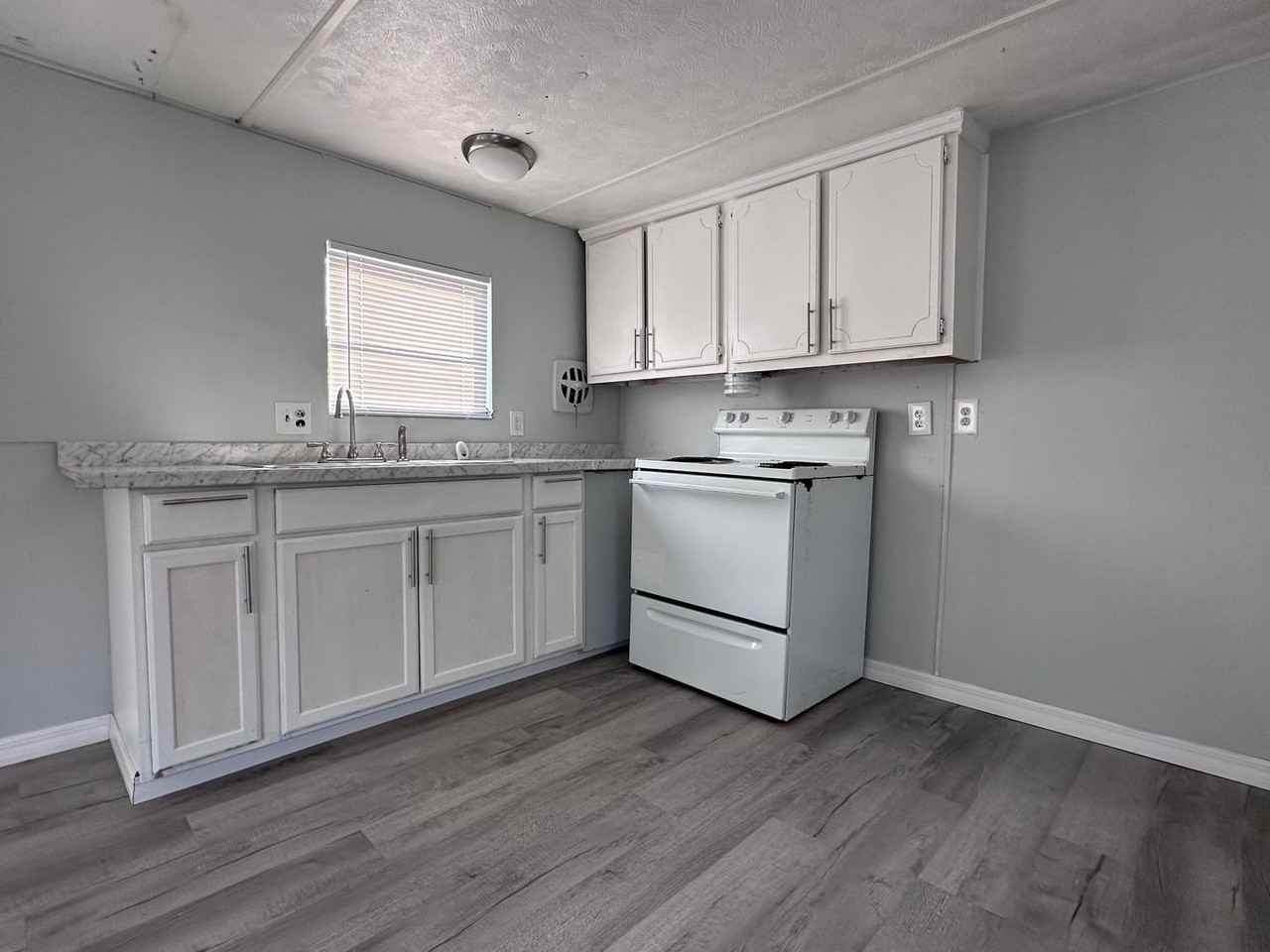 28065 Freewalt St #17MH - Photo 4 of 12